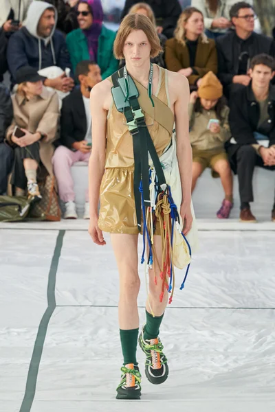 Look 45